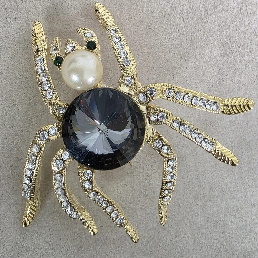 Gold With Rhinestones Spider Brooch Pin - Picture 6 of 7
